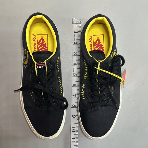 Vans Old Skool Cobra Kai Never Dies low canvas sneakers Men’s 8/Women’s 9.5. NWT - Picture 12 of 16